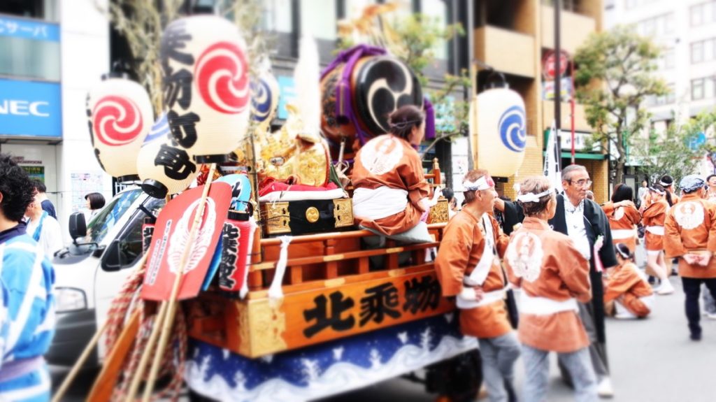 神輿もたまには一休み。神田祭（かんだまつり）@秋葉原 photo by 茶子(ちゃこ)