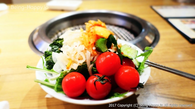 取り分けたサラダ＠焼肉トラジの新業態店 "葉菜"(TORAJI HANA) photo by 茶子（ちゃこ）
