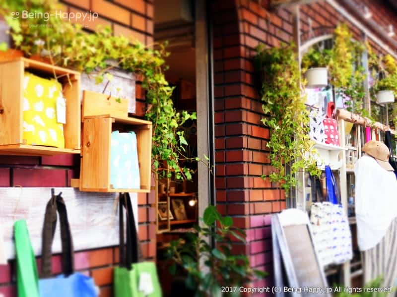 下北沢商店街でみた雑貨店