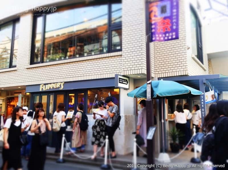 FLIPPER'S (フリッパーズ) 奇跡のパンケーキを待つ人々の行列