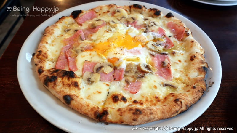 ビスマルクピザは半熟卵が最高！＠PIZZA BORSA(ピッツァ ボルサ) photo by 茶子（ちゃこ）