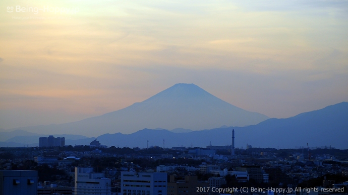 横浜マリンタワー展望台から見た富士山