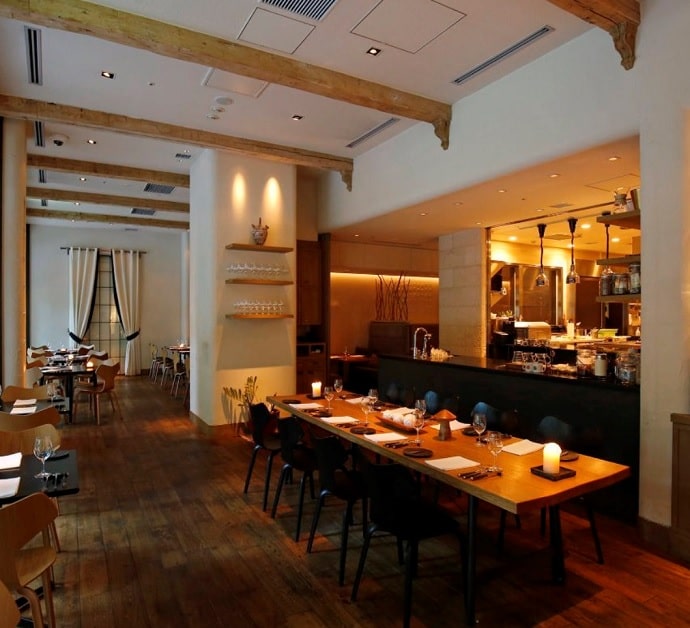 LA BONNE TABLE 店内